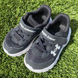 Toddler shoes-size 6