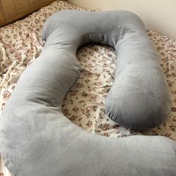 Pregnancy pillow