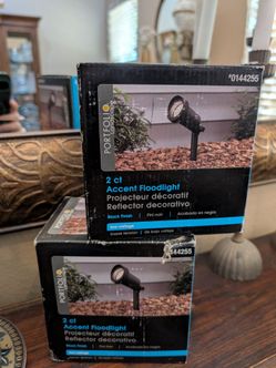 4 Flood lights Portfolio Landscape 2-ct Accent Floodlight 2 boxes