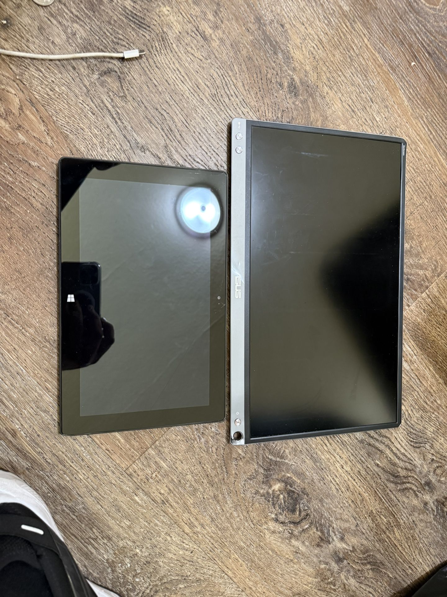 Microsoft Surface table & ASUS Portable Screen