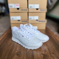 Reebok Classic Leather Women's Sneakers (sizes 7 and 9) new in box 