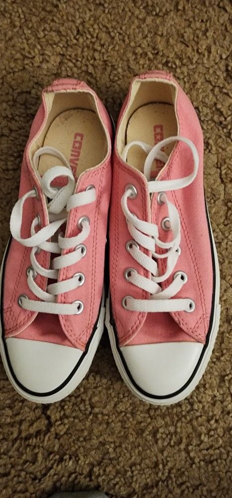 Converse All Star Size 4 Men/ Size 6 Women
