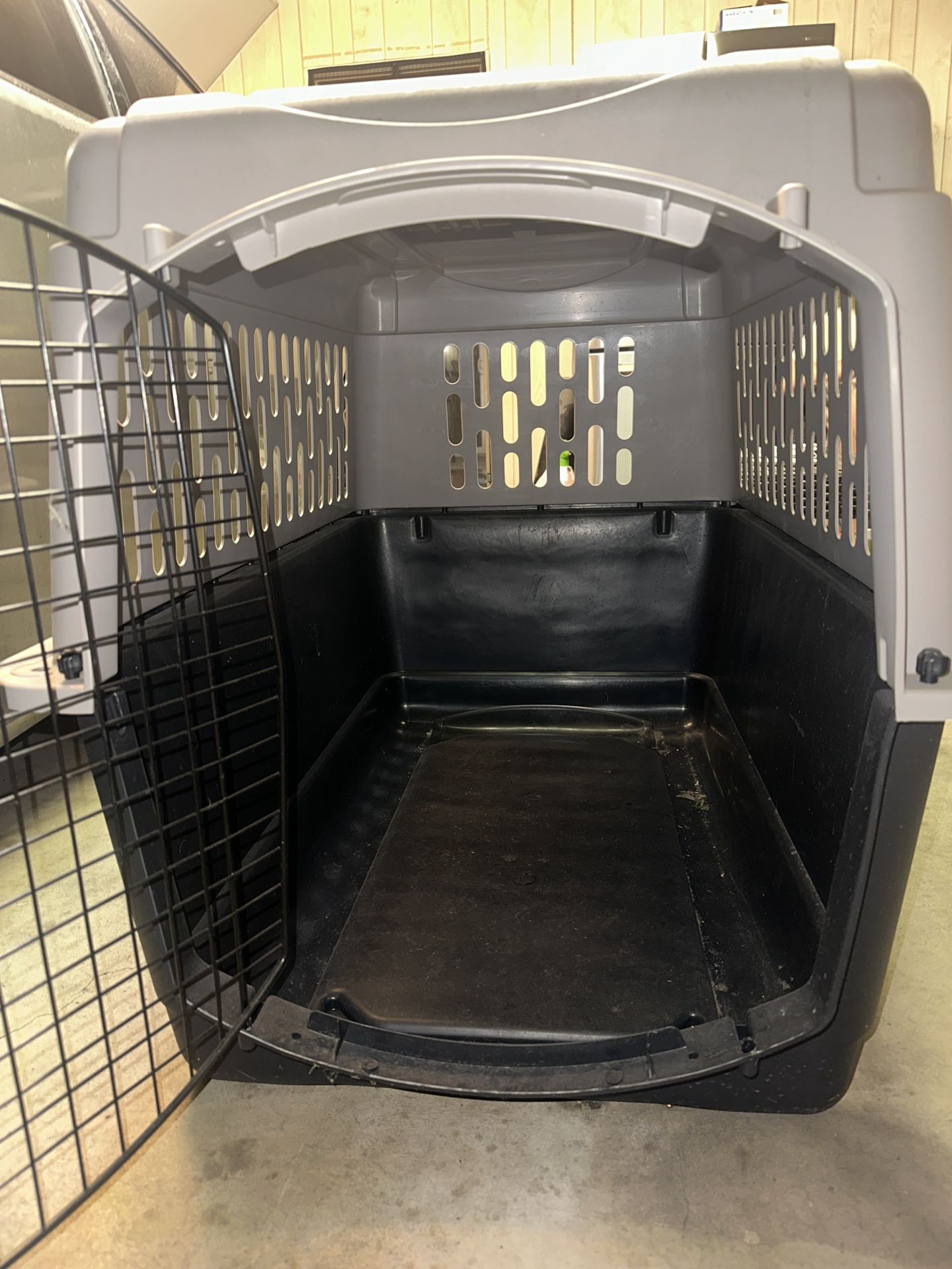 Large Dog Kennel