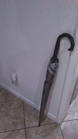 New umbrella with tag. This umbrella comes reinforced. It's good quality. ***Look at my other stuff I'm selling.***