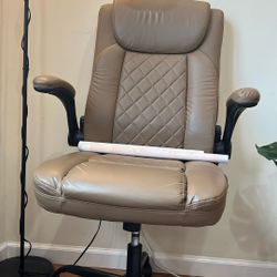 🪑Fairly New Desk Chair/BROWN/ Executive Desk Chair, Ergonomic High Back Computer Chair, Brown PU Leather, Flip Up armrest, Adjustable Height