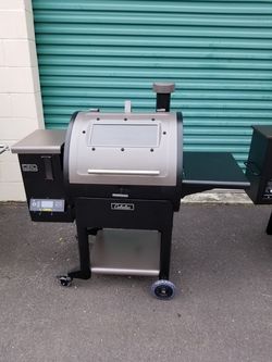 Cabela's pro series 24" Elliptical Pellet grill