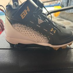 Under Armor New Clicks Size 2y