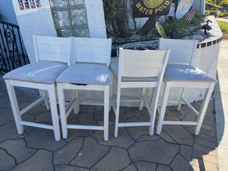 FREE.. Bar chair. Maybe 30”.