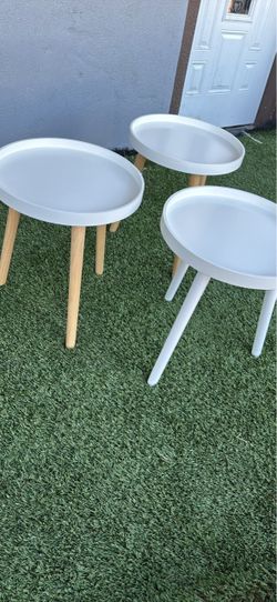 Set of 3 Round White Side Tables