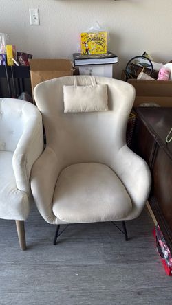 Cream/white chair
