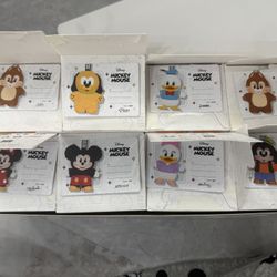 POPMART Mickey & Family Cute Together Keychain