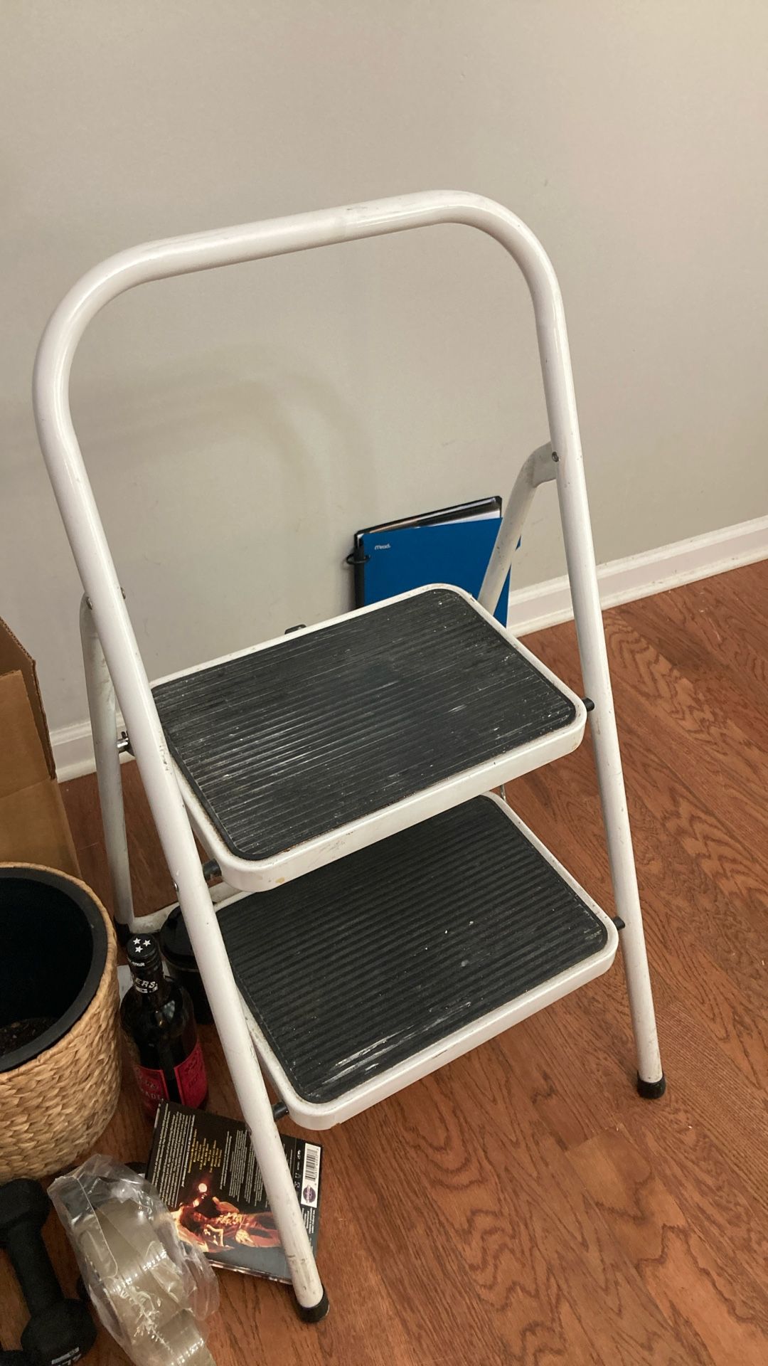 2 Steps Ladder