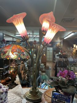 Light Pink Hand Blown Glass Calla Lily Lamp-New-Located in Shelton