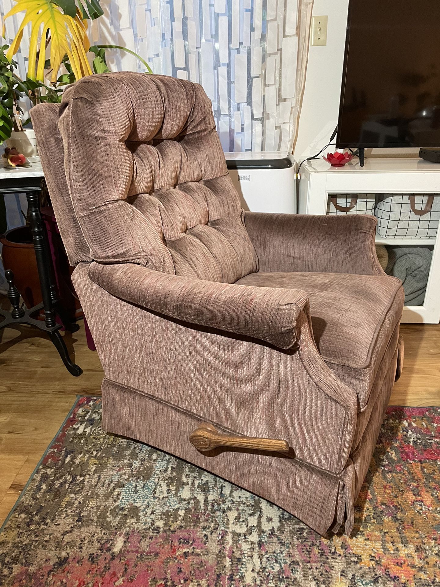 Vintage Mauve Recliner