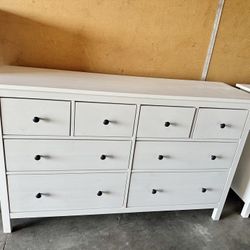 White IKEA Hemnes 8 Drawer Dresser