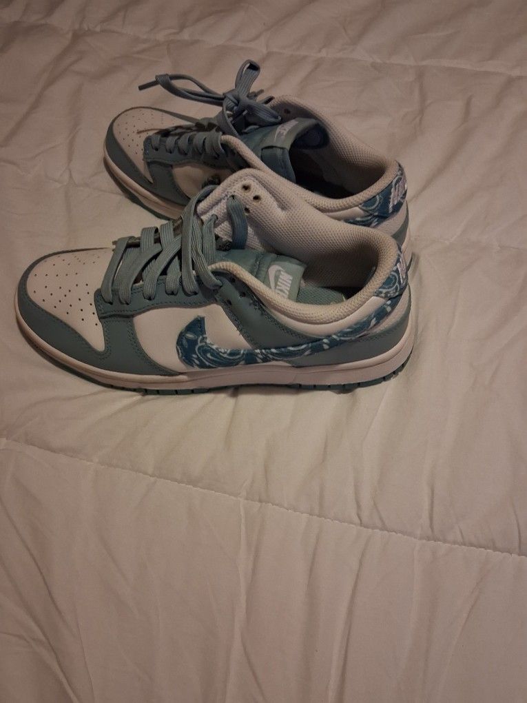 Nike Low Dunk Essential Paisley