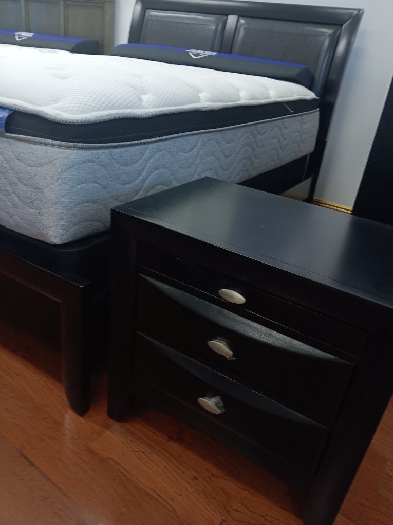 *Memorial Day Now!!!* Bold Emily Black Bedroom Sets From $649!!! Delivery And Financing🤠