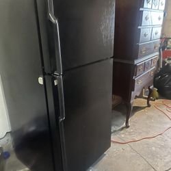 Refrigerator Works Great I Sell All The Time Will Deliver For A Extra Fee 