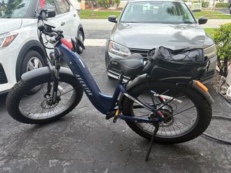 Aventon Aventure 2 E-bike with extra battery and accessories