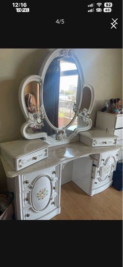 French antique  provençal vanity very clean