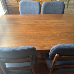 Kitchen Table & Chairs