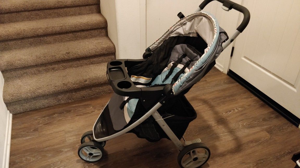 3-Wheeled Graco Stroller Click Connect Great Condition