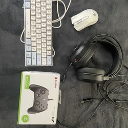 Keyboard with mouse, xbox control with Gold premium for 1 month and headphones good price