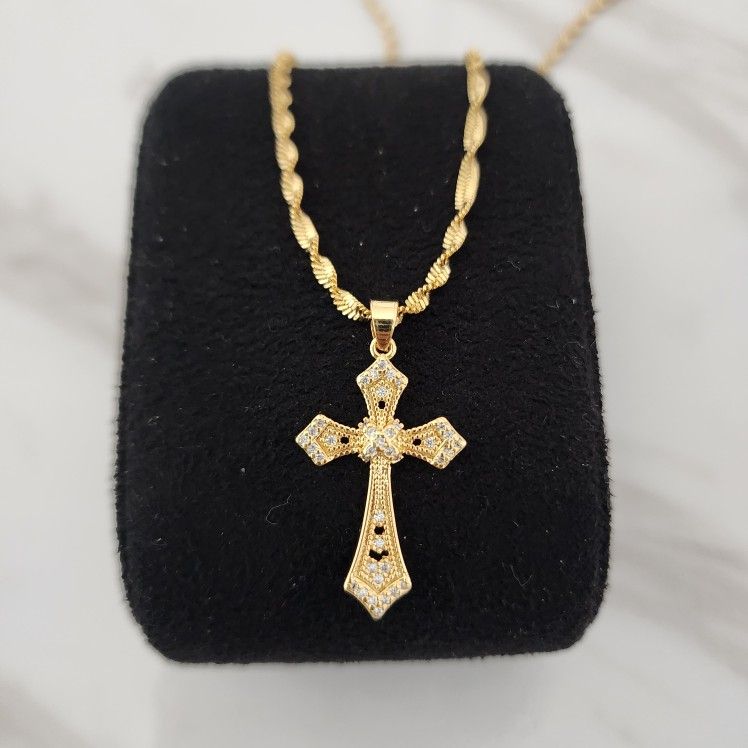New Cross Pendant Necklace