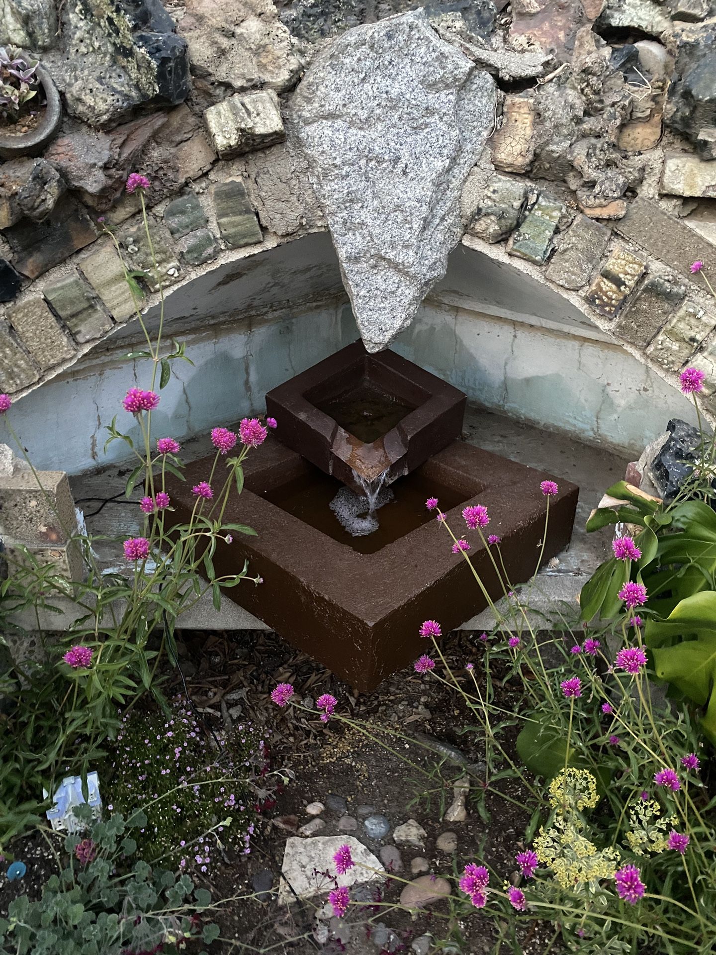 Outdoor Fountain Flat Square Brown Solar Fiberglass