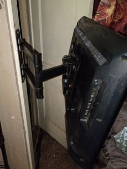 32" Insignia flat screen with mounting brackets