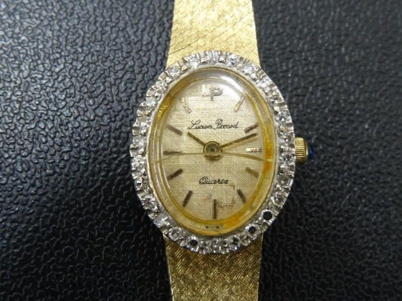 Solid 14kt Gold Vintage Lucien Piccard Diamond Bezel Watch