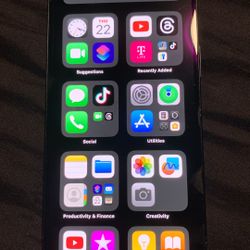 black iphone 15 