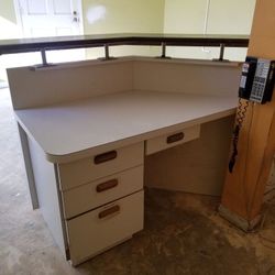 Free Reception Desk / Bar