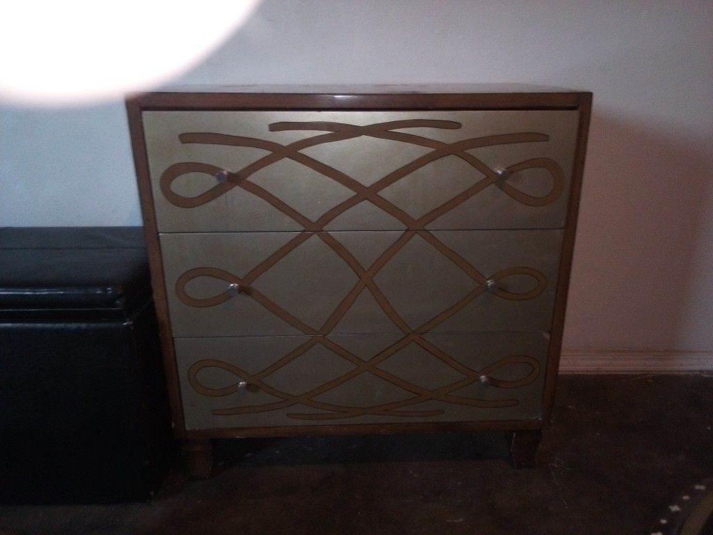 Dresser 3 Drawers