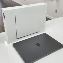 Apple MacBook Air 15in M3 Chip 24GB RAM 512SSD GB - $5 Today and Rest Later! Message us now