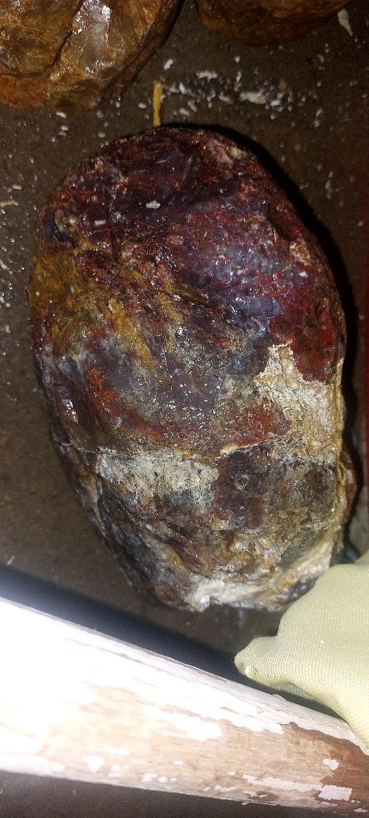 18 POUND ROUGH RED AGATE