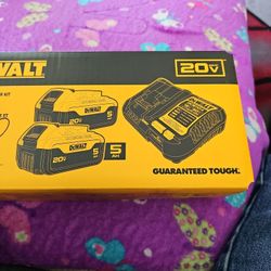 Dewalt 20v Max.   2  Battery And Charger 
