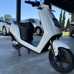 Zebra 30 Electric Moped 