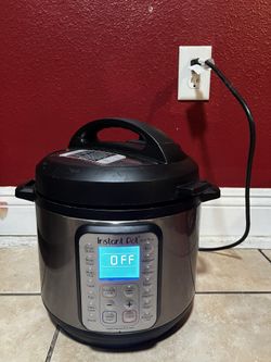 Arrocera Eléctrica Marca Instant Pot ,Color Gris