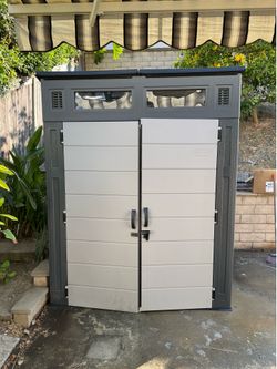 Suncast 6' x 5' Modernist Storage Shed, All-Weather Outdoor Backyard Unit, Gray