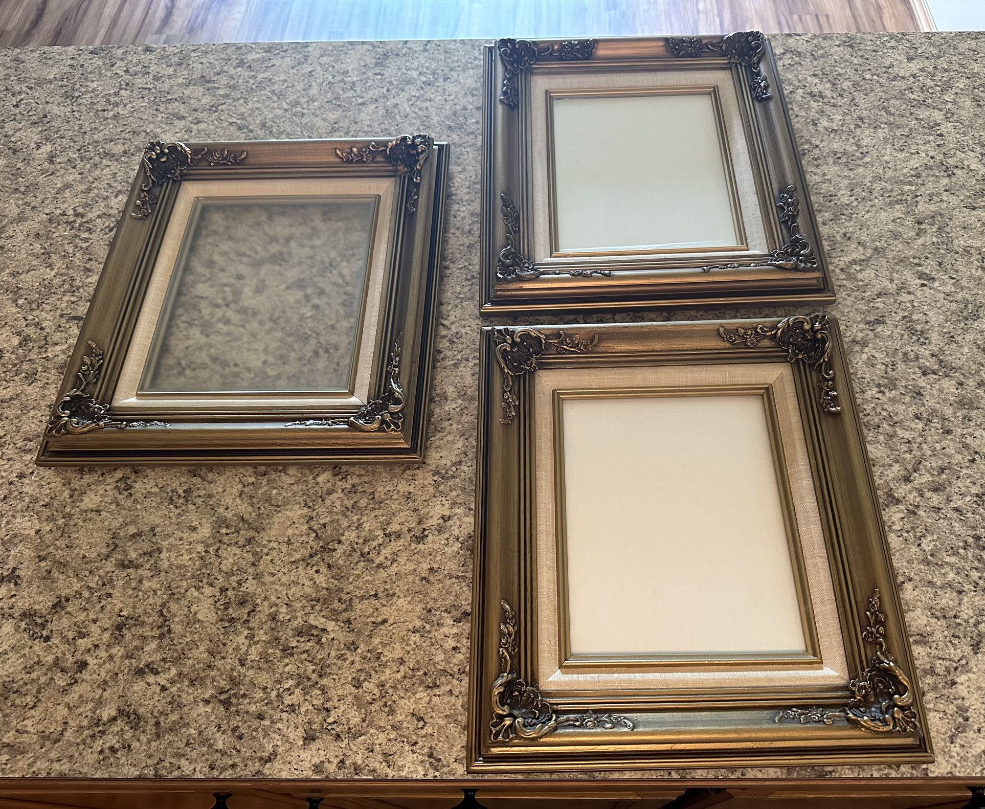 🖼️ Vintage Antique Gold Set of 3 Matching Wood Baroque Style Picture Frames with a 1” linen fabric matte around the frame. Each Measures: 16”Hx14”Lx