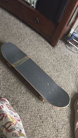 Complete skateboard (new wheels, trucks and grip tape)