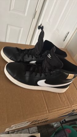 Nike Court Royale 2 Mid Black and White