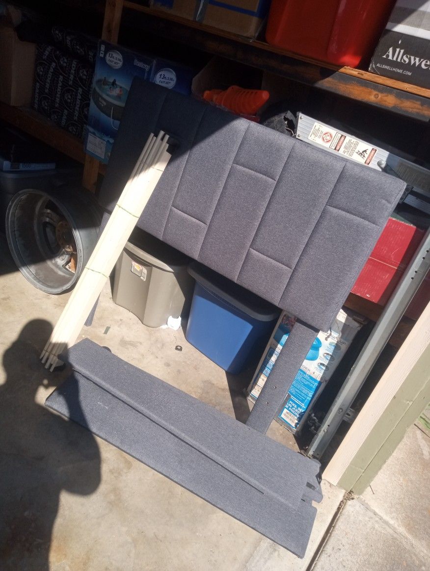 Twin Size bed frame *Like New