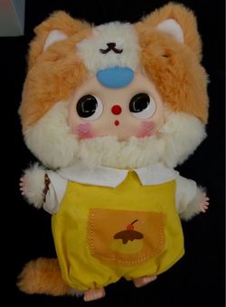 Cat Wardrobe Crème Reve Plush Doll
