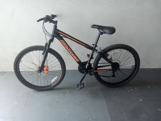 BICYCLE MONGOOSE 18 SPEED SIZE 24 BRAND NEW