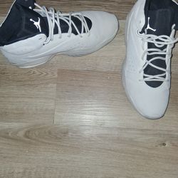 JORDAN Lift Off Mid Basketball Shoe