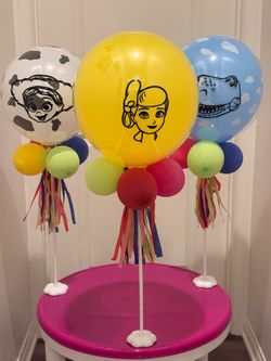 Only 6 available Toy Story Ballon Centerpieces $15 each