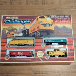 Bachmann Challenger Train Set