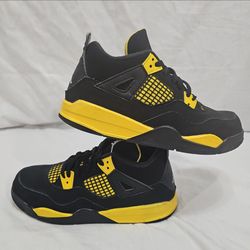 Size 3Y - Jordan 4 RetroThunder